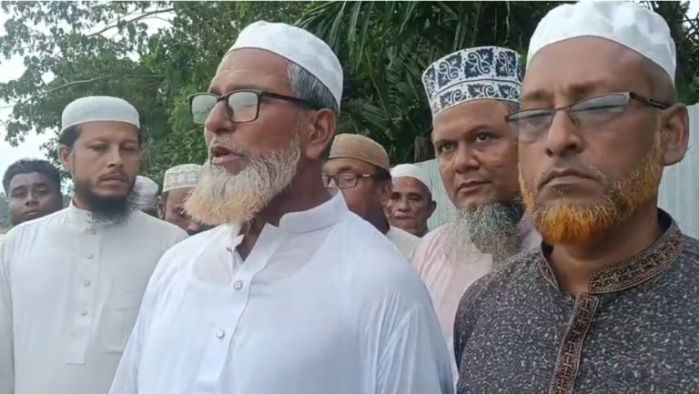 সাতকানিয়ার দ্বীপ চরতী ১নং ওয়ার্ডে উন্নয়ন কাজ পরিদর্শনে জামায়াত নেতৃবৃন্দ