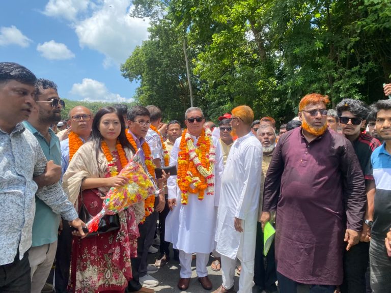 রাজকীয় সংবর্ধনায় রাঙ্গামাটি পার্বত্য জেলা নবনির্বাচিত জেলা পরিষদের চেয়ারম্যান ও সদস্যবৃন্দের বরন