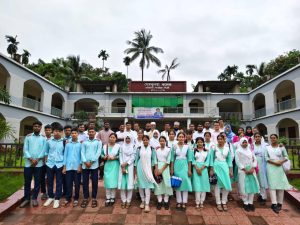 বেতবুনিয়া কলেজে এসএসসি উত্তীর্ণ কৃতি শিক্ষার্থীদের সংবর্ধনা