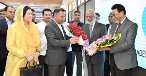 যুক্তরাষ্ট্র সফর শেষে দেশে পৌঁছেছেন প্রধানমন্ত্রী