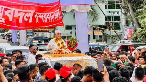 বান্দরবানে রাজকীয় অভ্যর্থনায় সাচিং প্রু জেরী: পাহাড়ি-বাঙালির মিলনমেলায় সম্প্রীতির ডাক