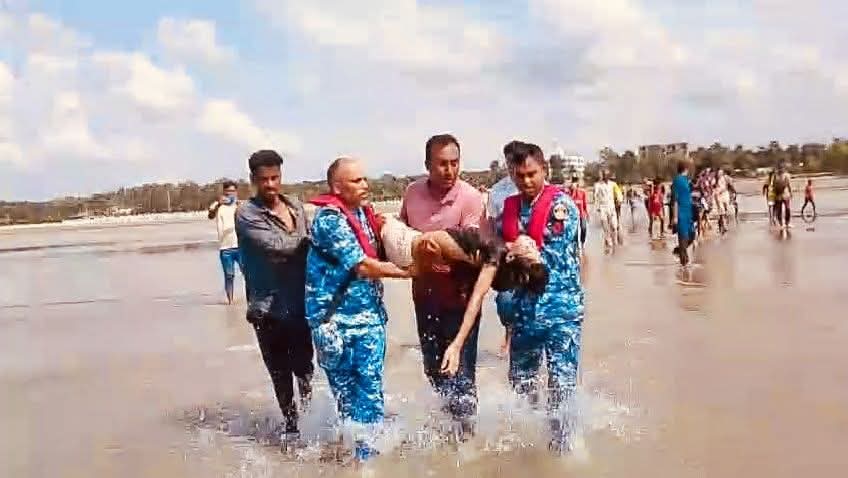 কক্সবাজারের ইনানী সমুদ্রসৈকতে গোসলে নেমে ১৩ বছরের শিশুর মৃত্যু, জীবিত উদ্ধার ১৫ জন