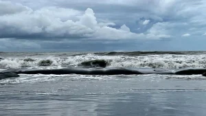 সাগরে নিম্নচাপ, জেলেদের জন্য অধিদপ্তরের নির্দেশনা