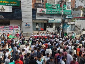 “২৮ অক্টোবরের হত্যাকাণ্ডের বিচার নিশ্চিত করতে হবে” মোমিনুল হক