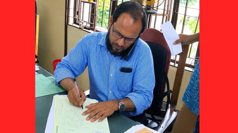 ময়মনসিংহ সদর সাব রেজিস্ট্রি  অফিসের রেকর্ড কিপার মিজানুরকে ঘিরে নানা অভিযোগ