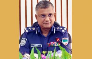 প্রশ্নের সুযোগ নেই, ছবি-ভিডিও ধারণে নিষেধাজ্ঞা: রেঞ্জ ডিআইজির মতবিনিময় সভা বর্জন করলেন খুলনার সাংবাদিকরা