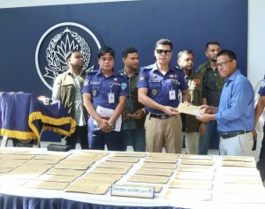 চট্টগ্রামে হারিয়ে যাওয়া ১০৭ মোবাইল ফোন উদ্ধার করল পুলিশ