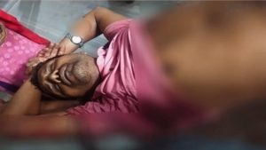 বটিয়াঘাটায় যুবদল নেতাকে গুলি, মোটরসাইকেল নিয়ে পালাল দুর্বৃত্তরা