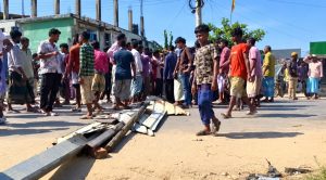 রামুতে টমটমের ধাক্কায় প্রাণ গেল দ্বিতীয় শ্রেণির শিক্ষার্থী মাহির : স্পিডব্রেকার স্থাপনের দাবিতে সড়ক অবরোধ