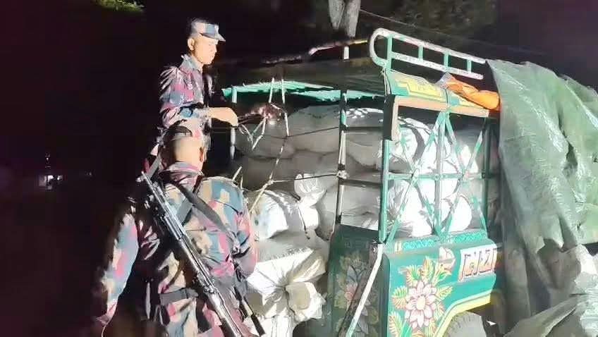 বাঘাইছড়ি সীমান্তে ১৭১৯ কেজি রসুন জব্দ, আটক ২